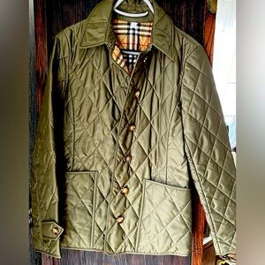 Burberry Olive Quilted Jacket size M never worn